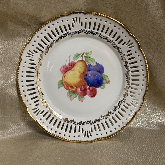 Schwarzenhammer Bavarian Porcelain Fruit Pattern Plate set of 2 - Picture 2 of 6